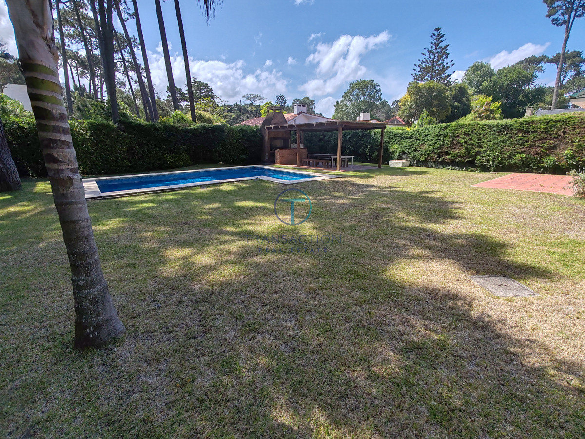Casa ID.1352/Casa-en-El-Chorro-,-ALQUILER-y-VENTA - Casa en Punta del Este, Shopping