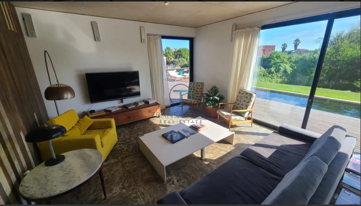 Casa ID.376/Chacra-de-3-Hectáreas-a-La-Venta-en-La-Barra,-Punta-del-Este- - Casa en Manantiales, Punta Piedras