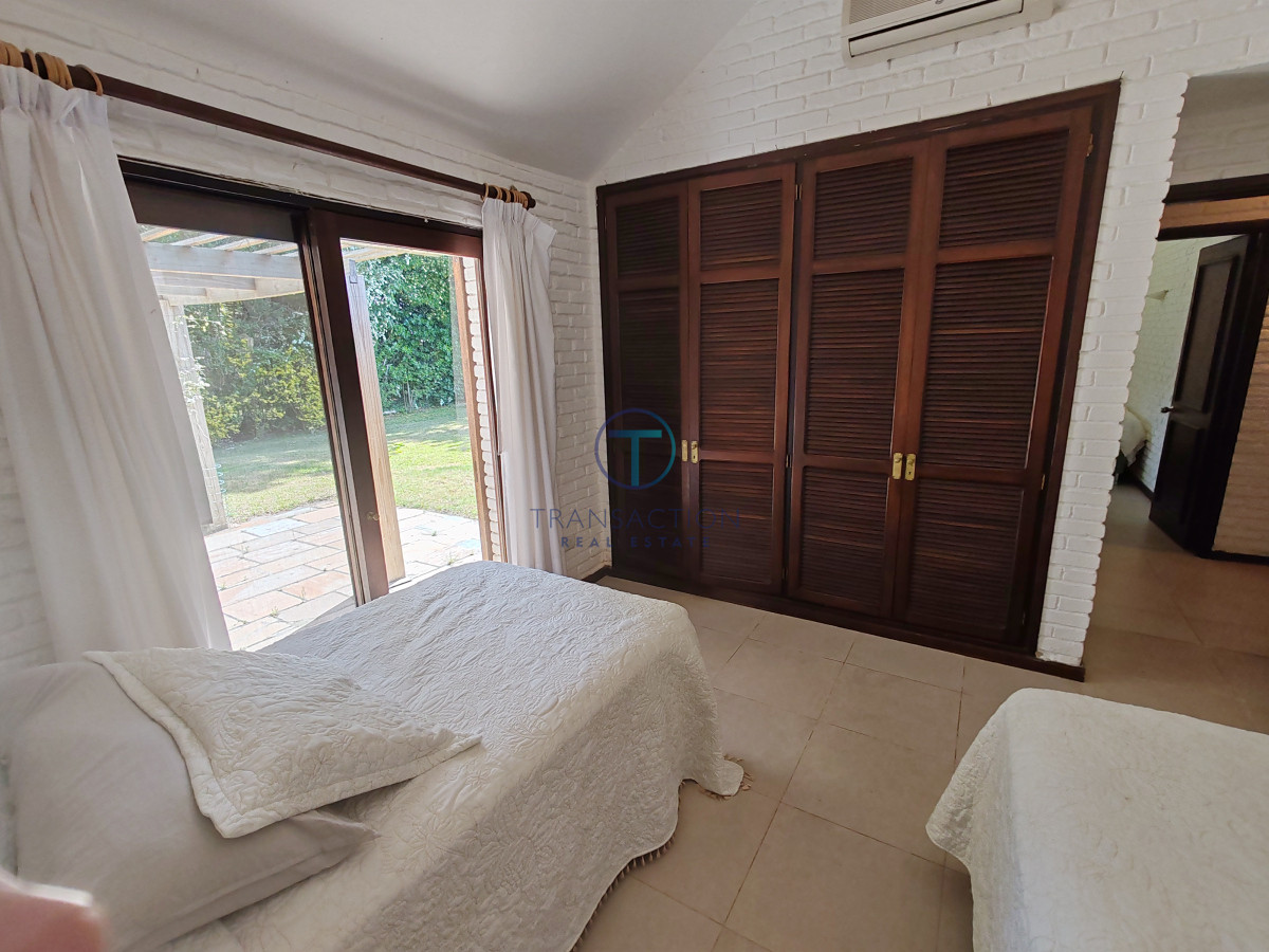 Casa ID.1352/Casa-en-El-Chorro-,-ALQUILER-y-VENTA - Casa en Punta del Este, Shopping