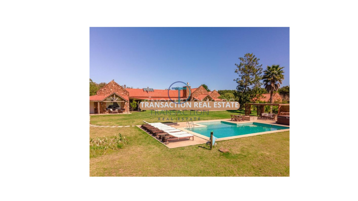 Casa ID.896/Casas-en-Venta--Transaction-Real-Estate - Espectacular Chacra con Viñedo