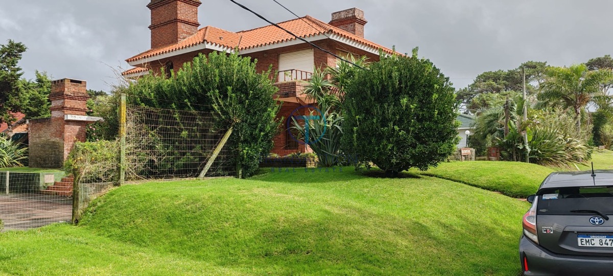 Casa ID.1456/Venta--casa-Jardines-de-cordoba- - Casa en Punta del Este, Brava