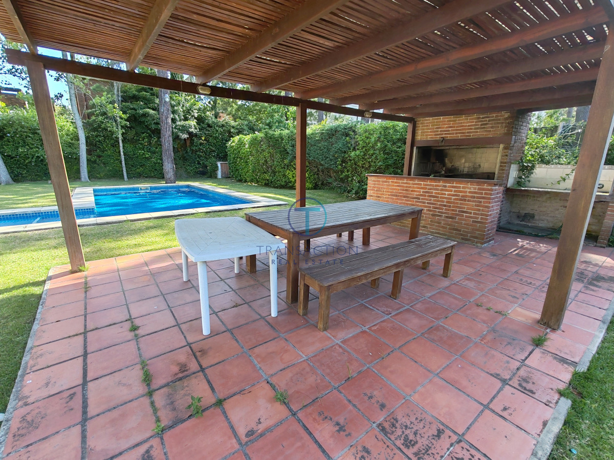 Casa ID.1352/Casa-en-El-Chorro-,-ALQUILER-y-VENTA - Casa en Punta del Este, Shopping