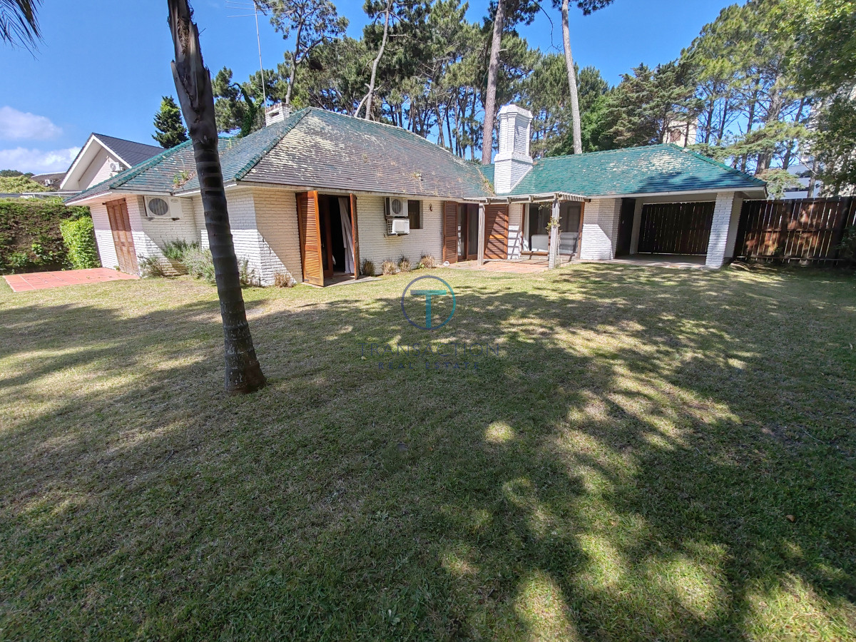 Casa ID.1352/Casa-en-El-Chorro-,-ALQUILER-y-VENTA - Casa en Punta del Este, Shopping