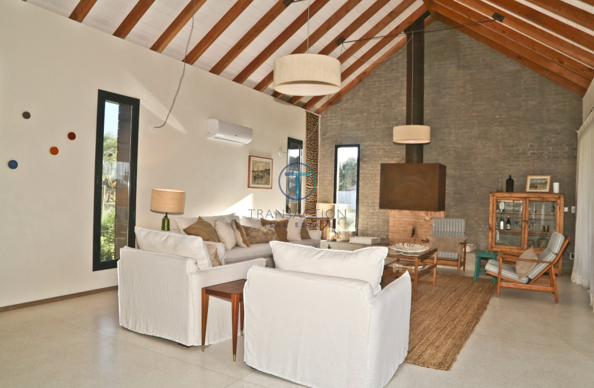 Casa ID.843/Gran-casa-a-la-venta-,Punta-del-Este,-parada-de-la-playa-mansa - Casa en Pinar del Faro