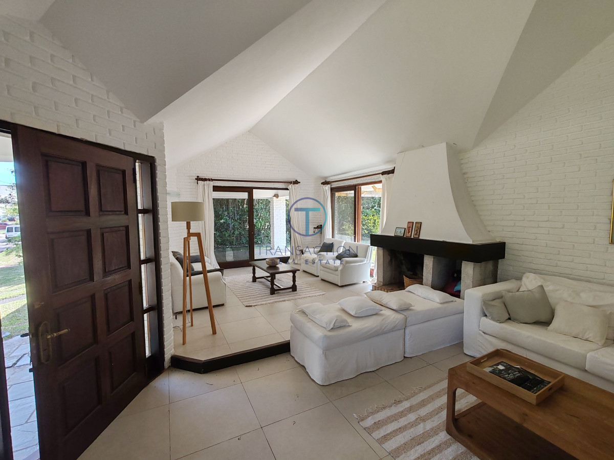 Casa ID.1352/Casa-en-El-Chorro-,-ALQUILER-y-VENTA - Casa en Punta del Este, Shopping