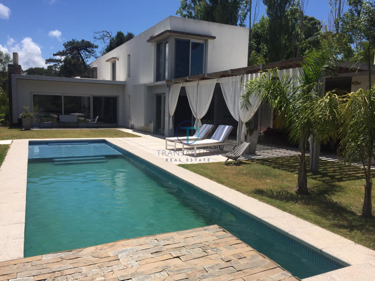 Casa ID.1135 -  VENTA CASA - Barrio privado La Residence, Punta del Este! 