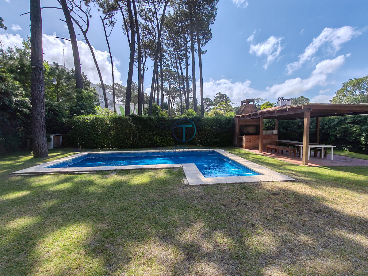 Casa ID.1352/Casa-en-El-Chorro-,-ALQUILER-y-VENTA - Casa en Punta del Este, Shopping