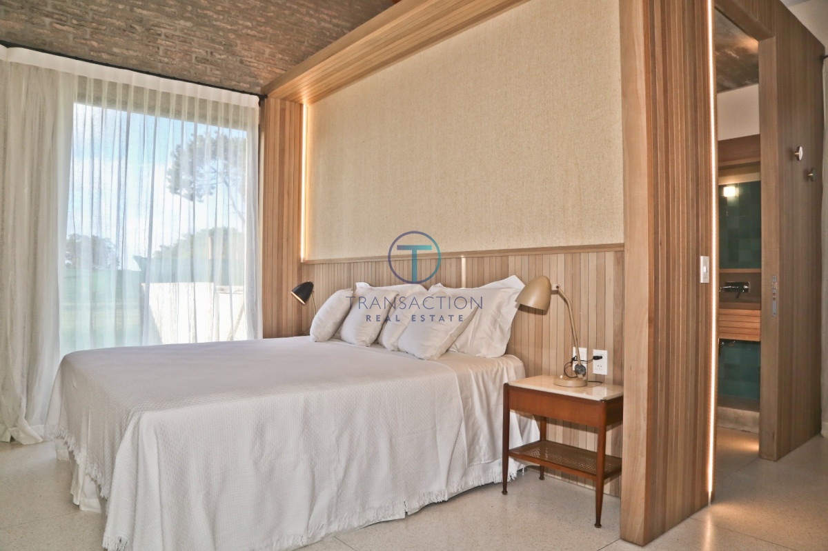 Casa ID.843/Gran-casa-a-la-venta-,Punta-del-Este,-parada-de-la-playa-mansa - Casa en Pinar del Faro
