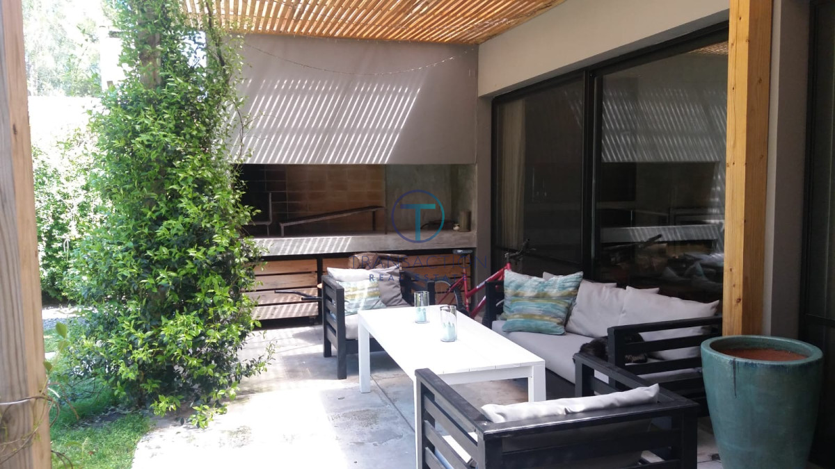 Casa ID.994/-Venta--Casa-en-Pueblo-Mio--Manantiales - Casa en Punta del Este, Lugano
