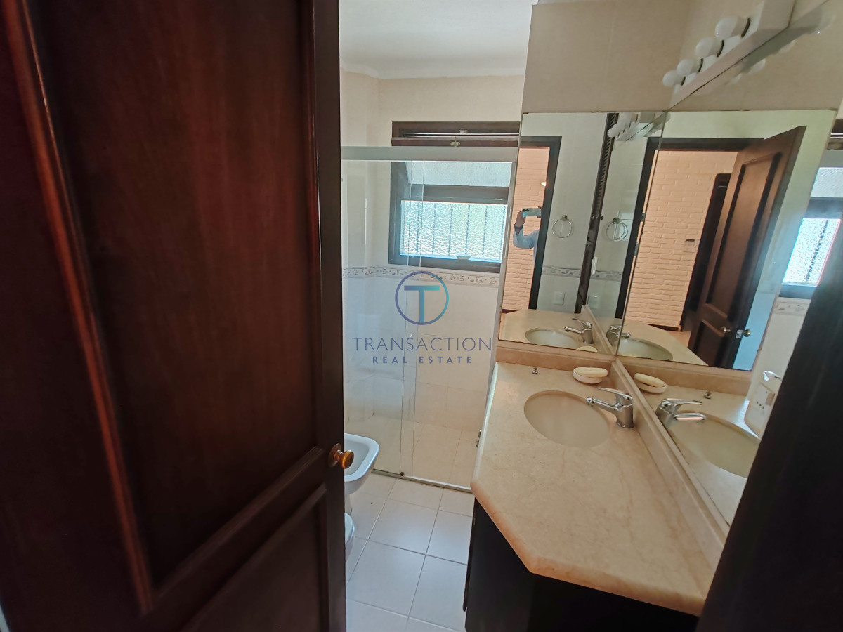 Casa ID.1352/Casa-en-El-Chorro-,-ALQUILER-y-VENTA - Casa en Punta del Este, Shopping