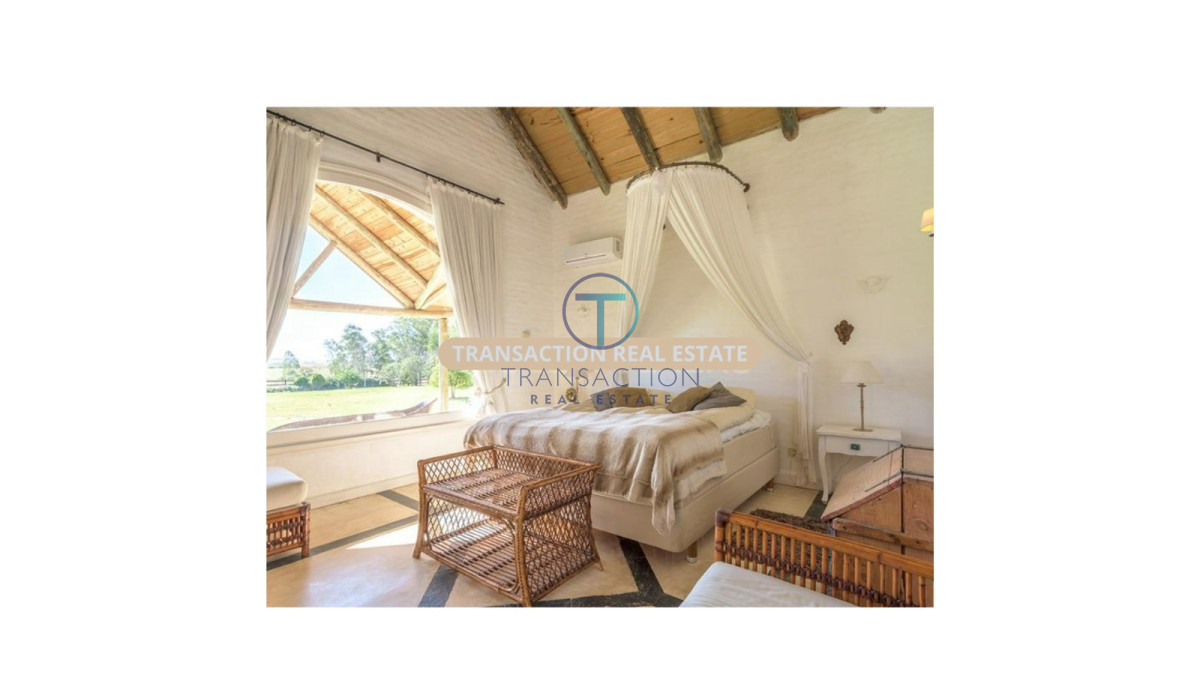 Casa ID.896/Casas-en-Venta--Transaction-Real-Estate - Espectacular Chacra con Viñedo