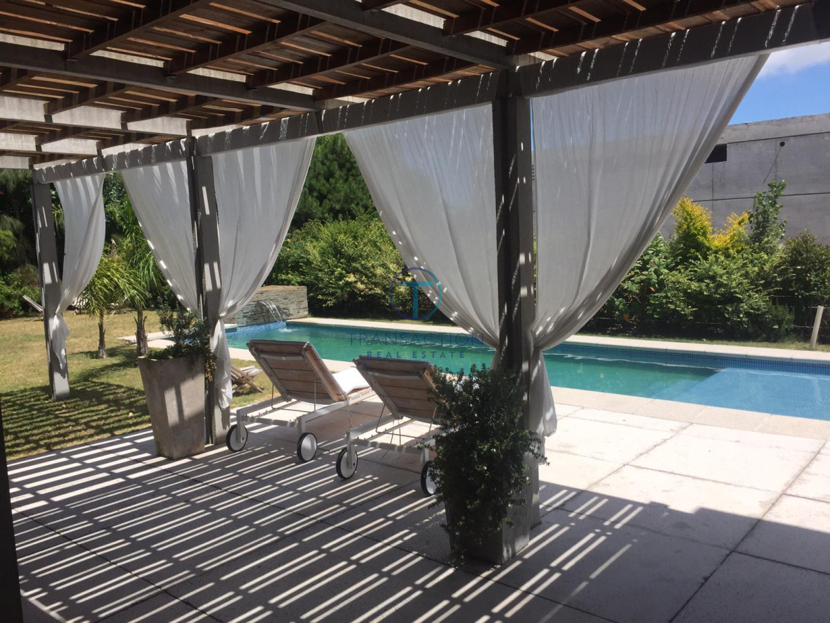 Casa ID.1135 -  VENTA CASA - Barrio privado La Residence, Punta del Este! 