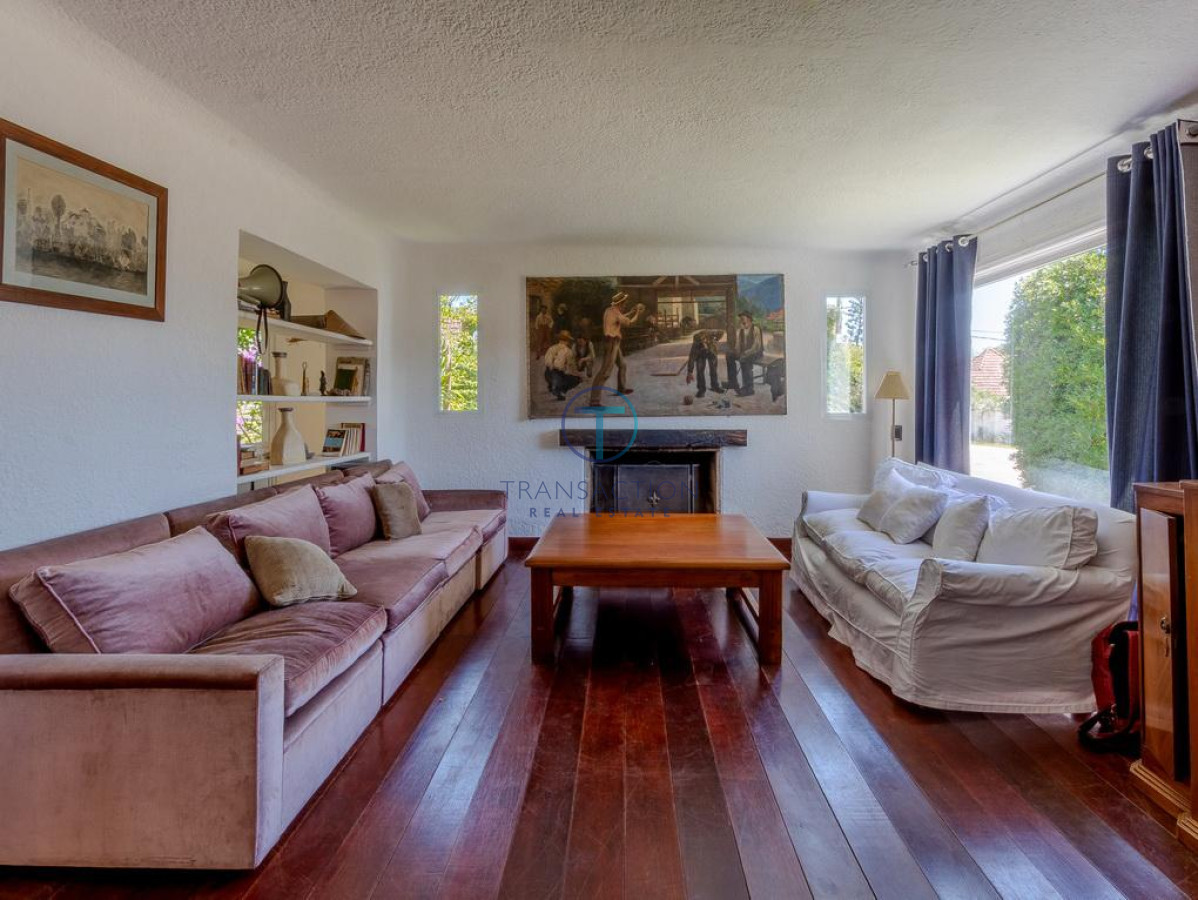 Casa ID.306/VENTA-CASA-con-piscina-y-4-dormitorios-en-Punta-del-este-,Lugano - Venta casa en la Barra, Punta del este