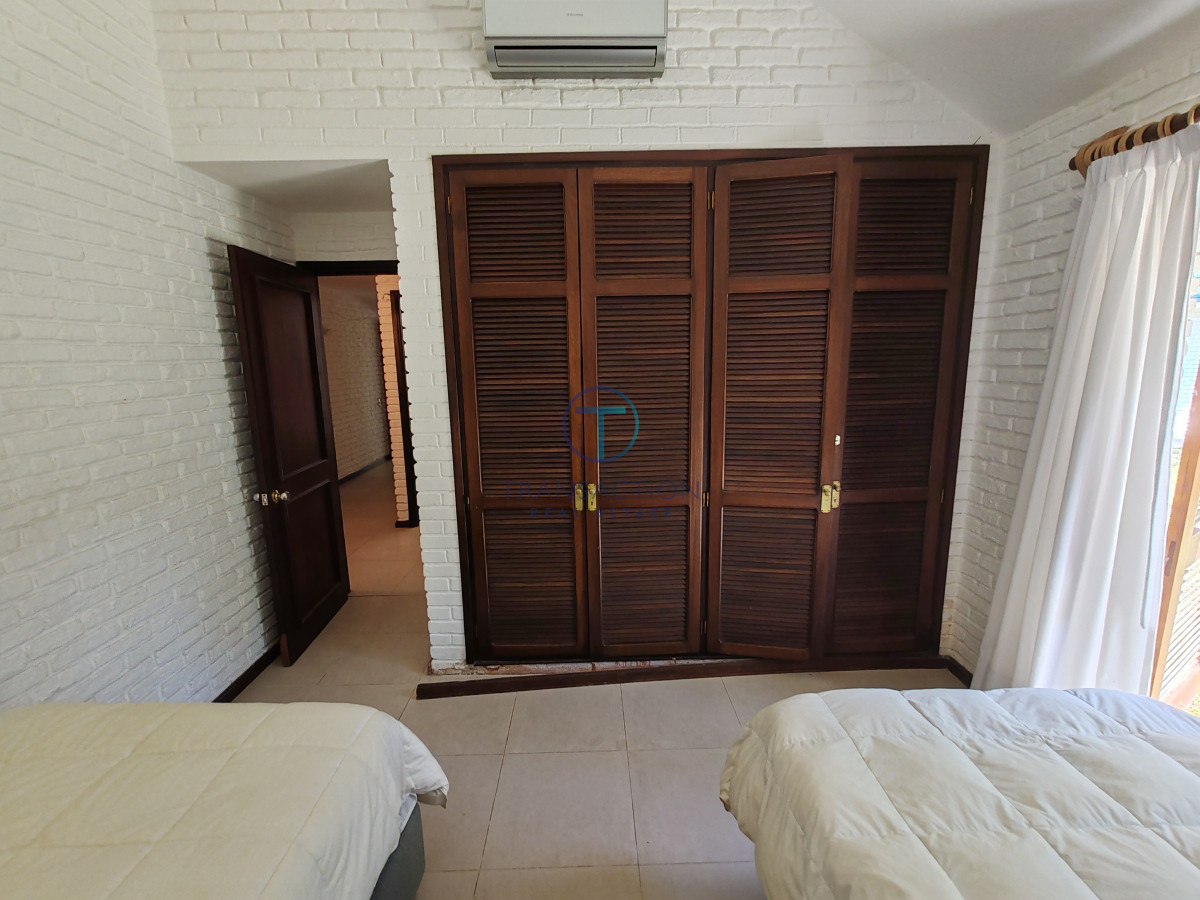 Casa ID.1352/Casa-en-El-Chorro-,-ALQUILER-y-VENTA - Casa en Punta del Este, Shopping