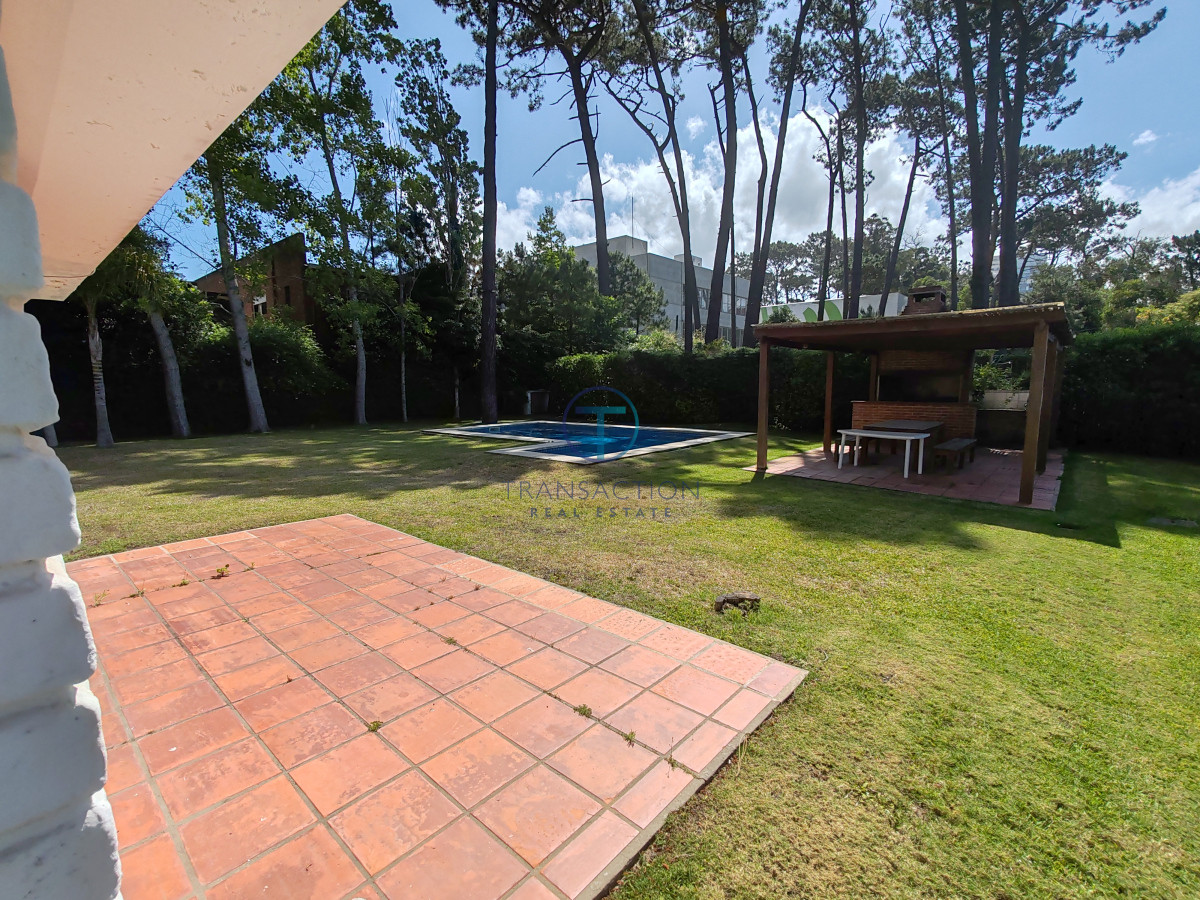 Casa ID.1352/Casa-en-El-Chorro-,-ALQUILER-y-VENTA - Casa en Punta del Este, Shopping