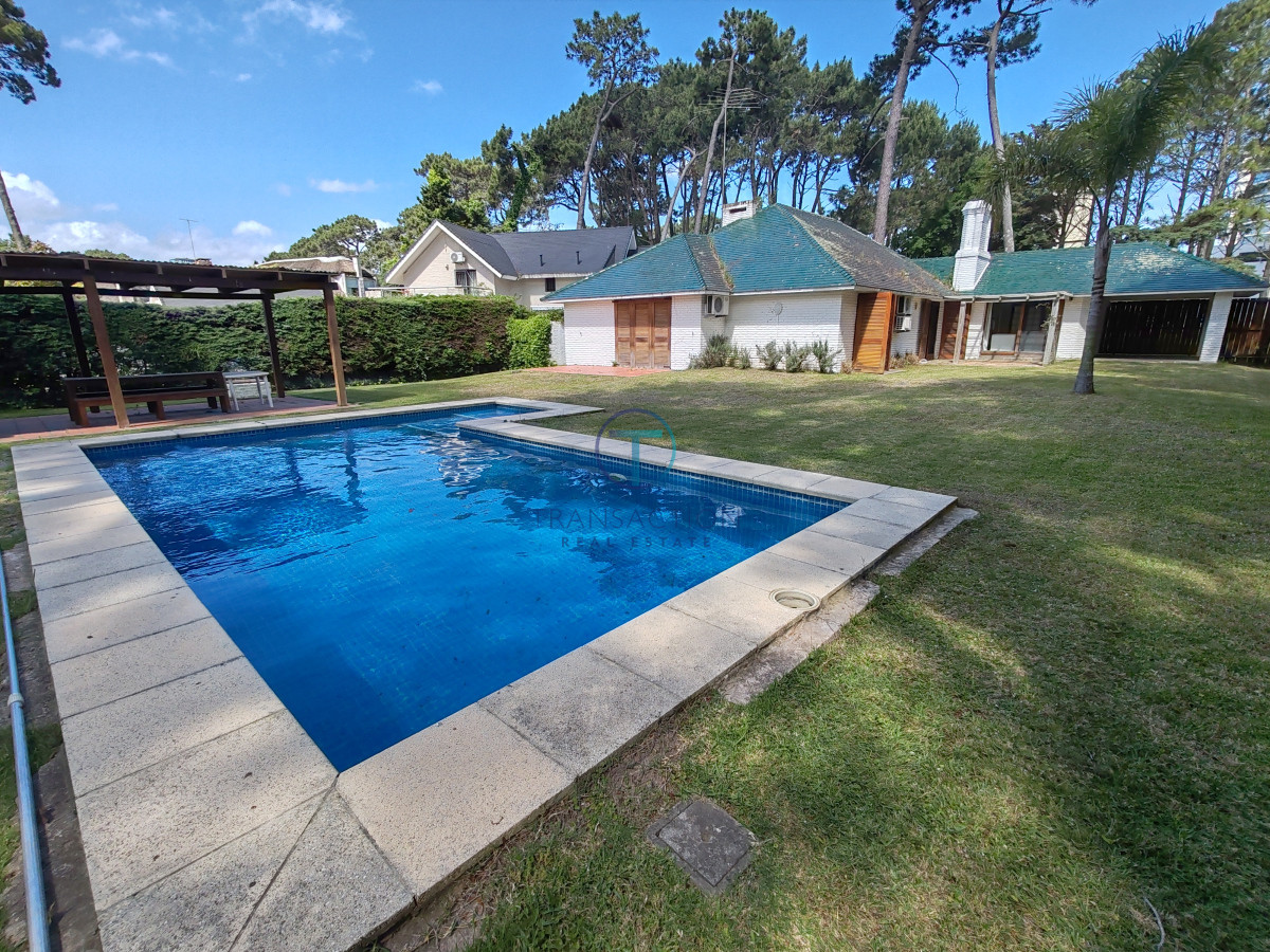 Casa ID.1352/Casa-en-El-Chorro-,-ALQUILER-y-VENTA - Casa en Punta del Este, Shopping