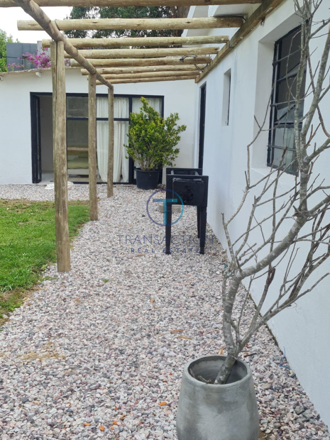 Casa ID.1703/Casa-A-La-Venta-A-Estrenar-En-El-Chorro,-Punta-del-Este - Casa Blanca