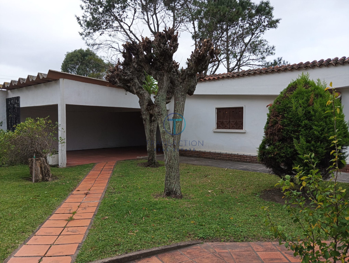 Casa ID.1485/Alquiler-temporario,-casa-4-dormitorios - Casa en Punta del Este, 