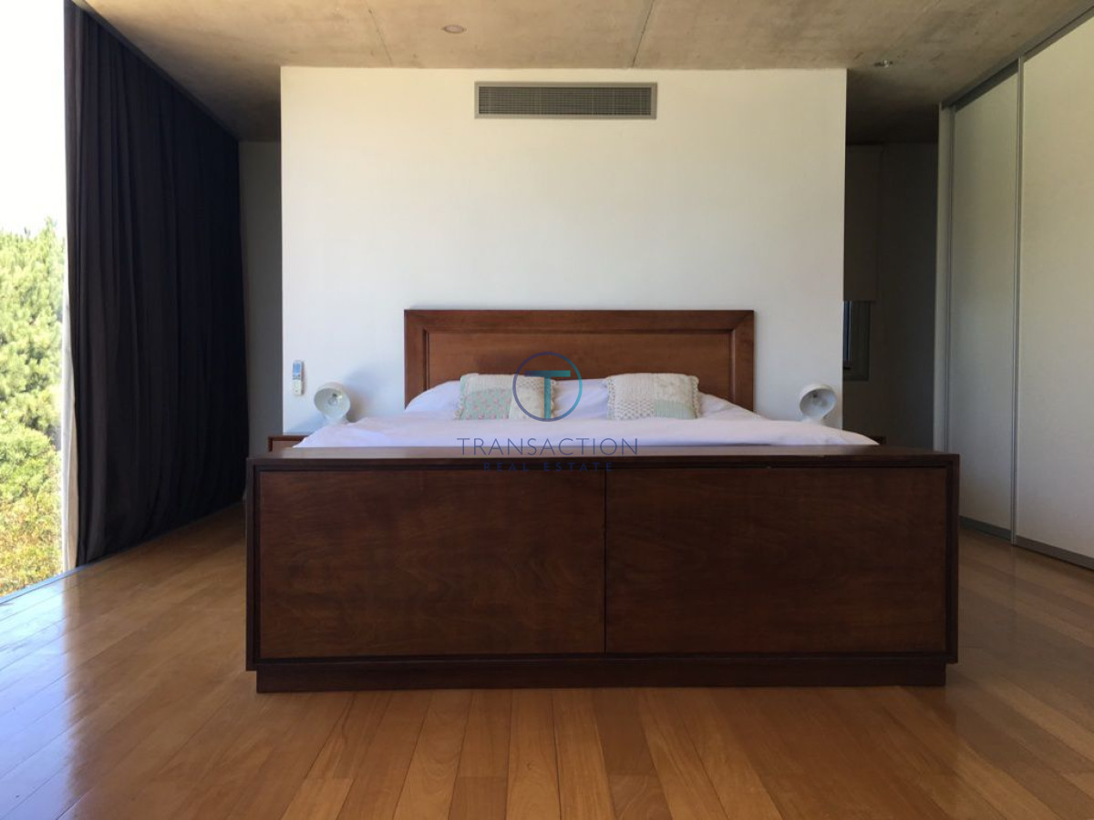 Casa ID.37 - Casa minimalista de 4 dormitorios sobre el mar en Arenas de J.Ignacio , Punta del este