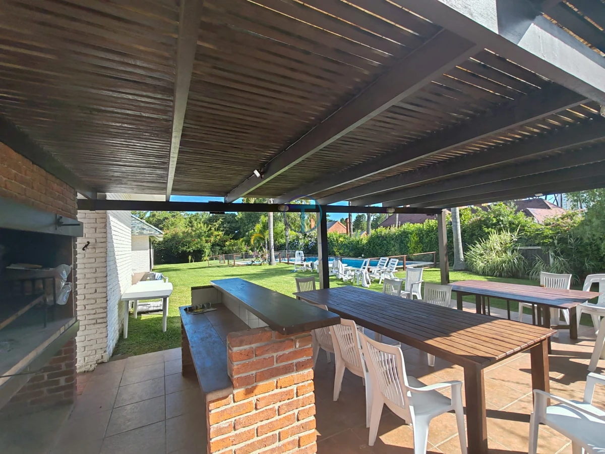 Casa ID.1389/  - Gran casa a la venta ,Punta del Este, parada de la playa mansa
