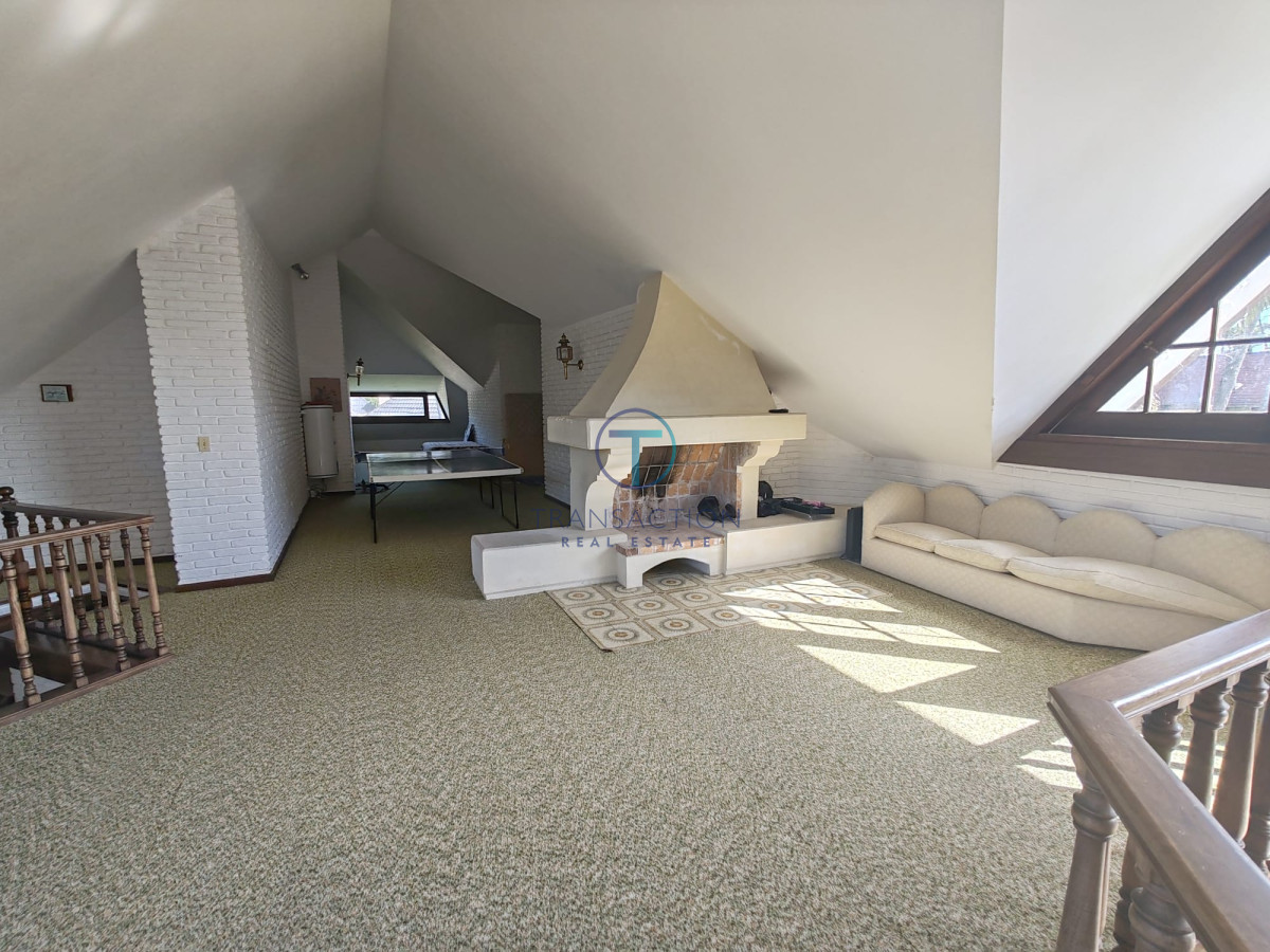 Casa ID.1389/Chacra-de-3-Hectáreas-a-La-Venta-en-La-Barra,-Punta-del-Este- - Gran casa a la venta ,Punta del Este, parada de la playa mansa