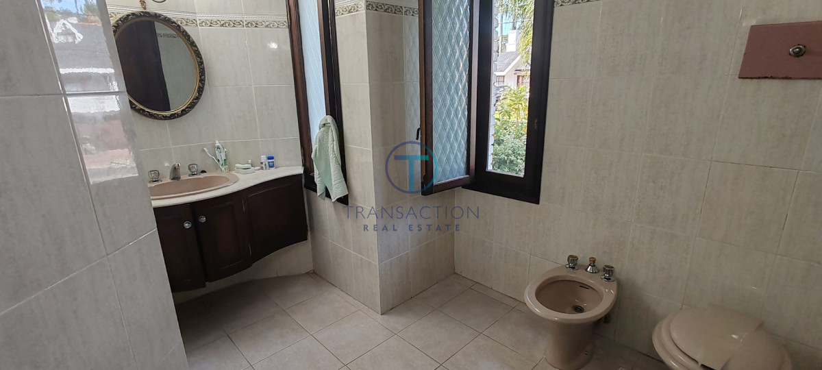 Casa ID.1389/Chacra-de-3-Hectáreas-a-La-Venta-en-La-Barra,-Punta-del-Este- - Gran casa a la venta ,Punta del Este, parada de la playa mansa