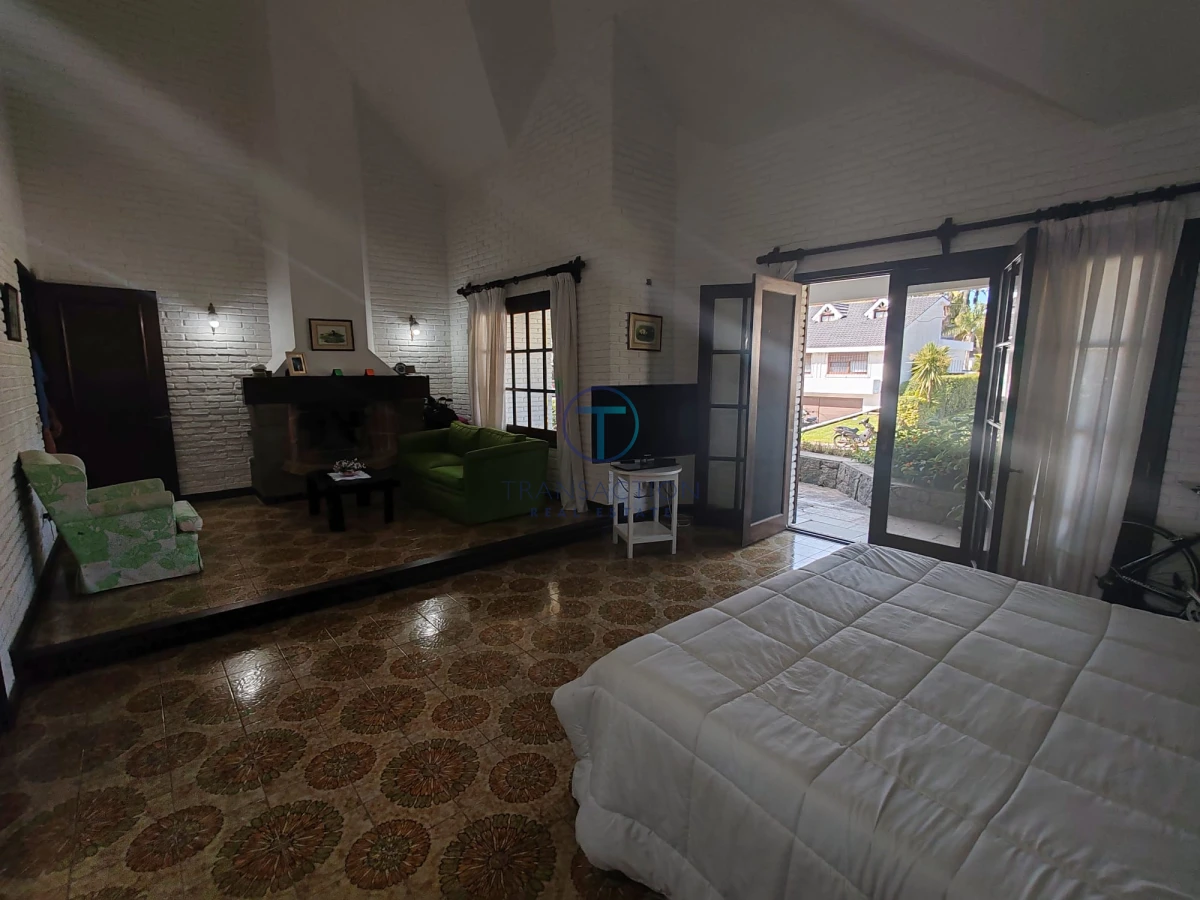 Casa ID.1389/  - Gran casa a la venta ,Punta del Este, parada de la playa mansa