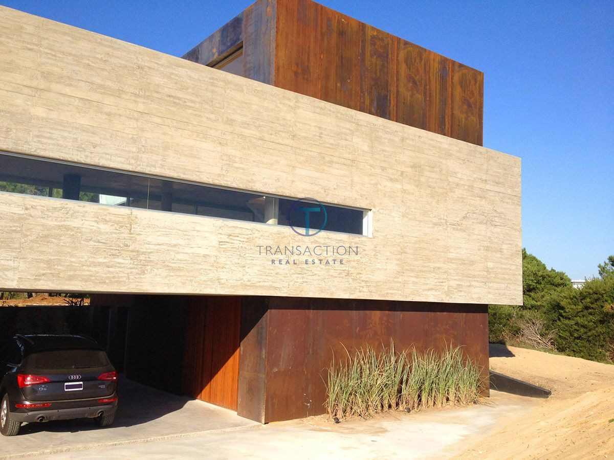 Casa ID.37 - Casa minimalista de 4 dormitorios sobre el mar en Arenas de J.Ignacio , Punta del este