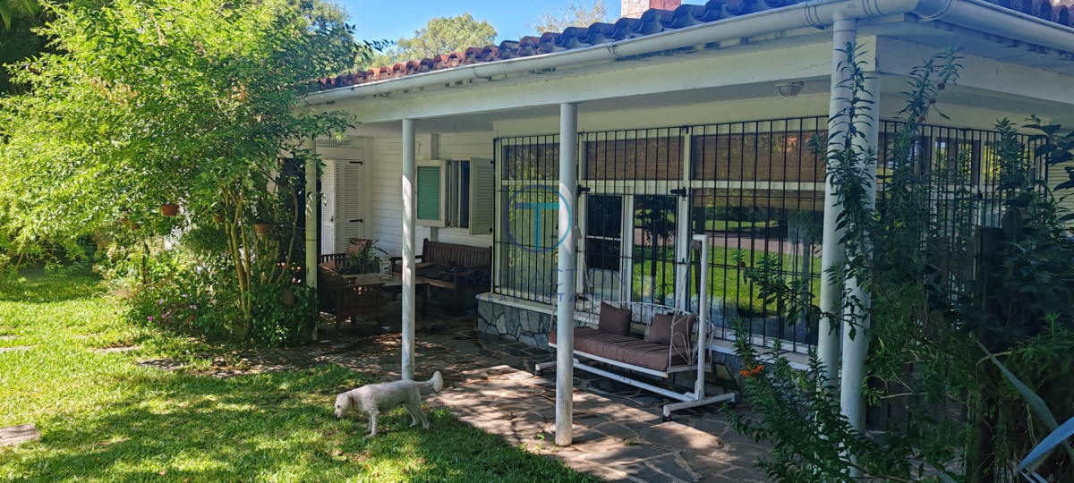 Casa ID.1603/Venta--Casa-de-3-dormitorios--Playa-Mansa - CASA EN VENTA, PARADA 12 DE LA MANSA 