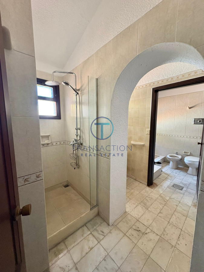 Casa ID.1556 - Vendo Casa en zona colegios