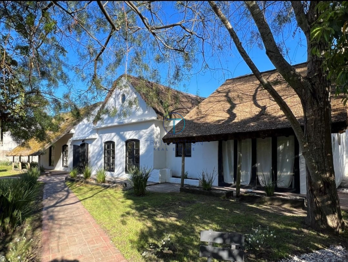 Casa ID.1703/Casa-A-La-Venta-A-Estrenar-En-El-Chorro,-Punta-del-Este - Casa Blanca