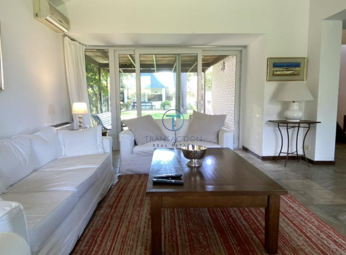 Casa ID.1440/Venta-3-dormitorios,,Casa-Pueblo-Mio-,-Manantiales - Casa de dos Plantas a la Venta en Rincón del Indio, Punta del Este