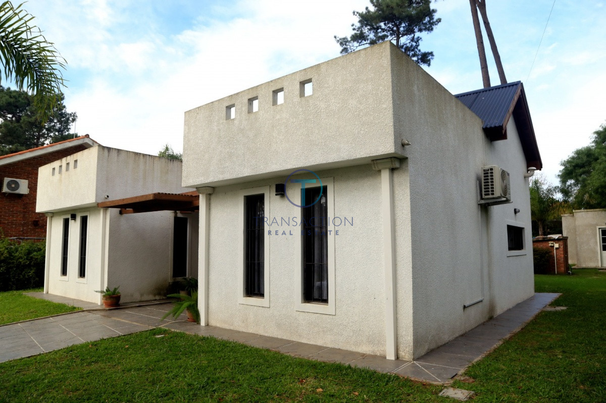Casa ID.347/ - Venta -Casa en Pinares, Punta del este