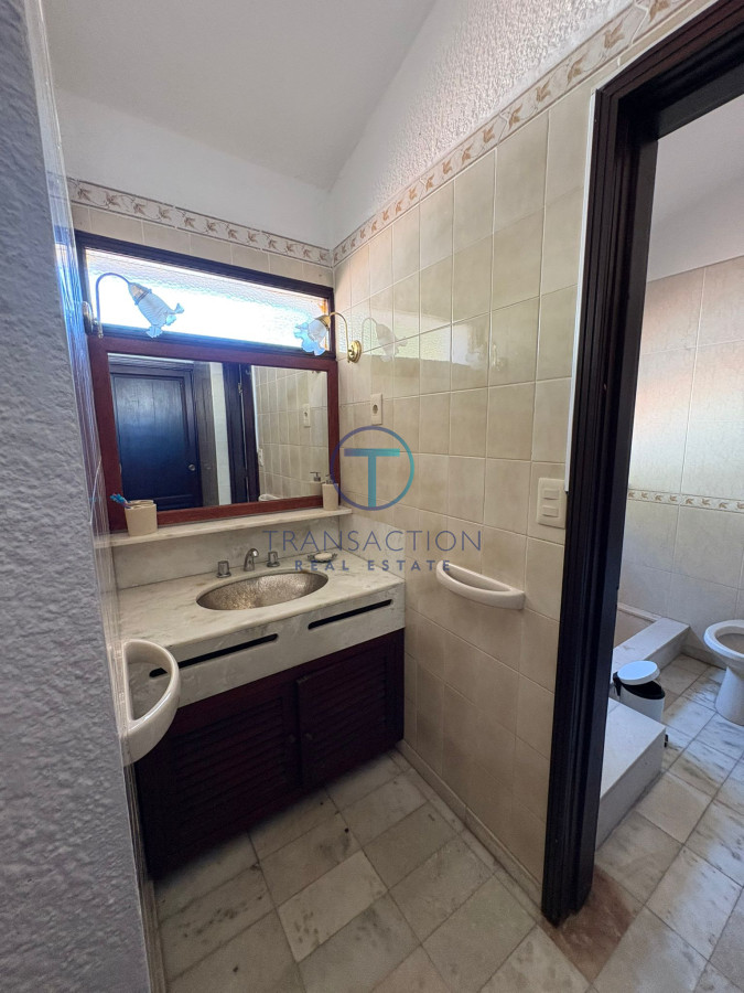 Casa ID.1556 - Vendo Casa en zona colegios