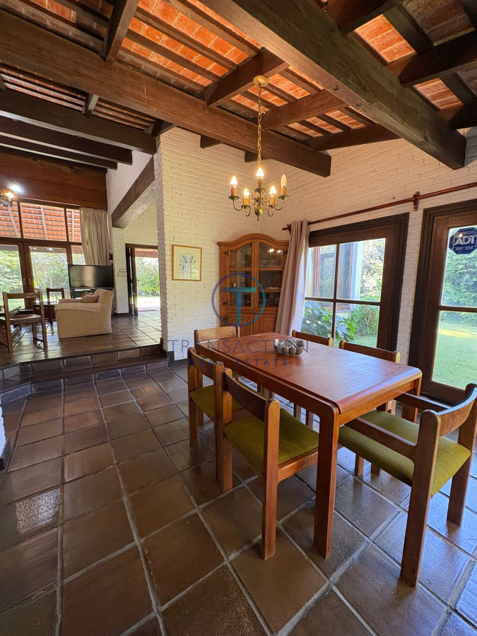 Casa ID.1556 - Vendo Casa en zona colegios