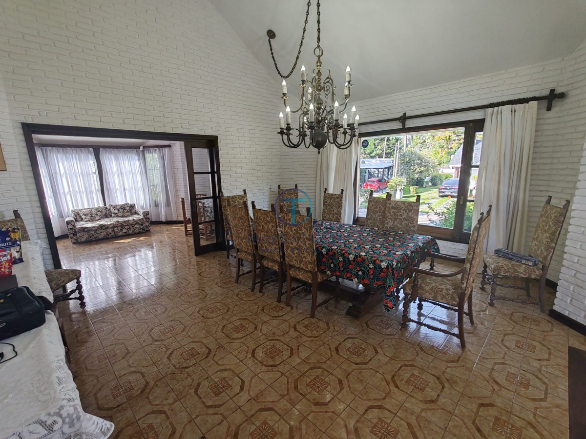 Casa ID.1389/Chacra-de-3-Hectáreas-a-La-Venta-en-La-Barra,-Punta-del-Este- - Gran casa a la venta ,Punta del Este, parada de la playa mansa