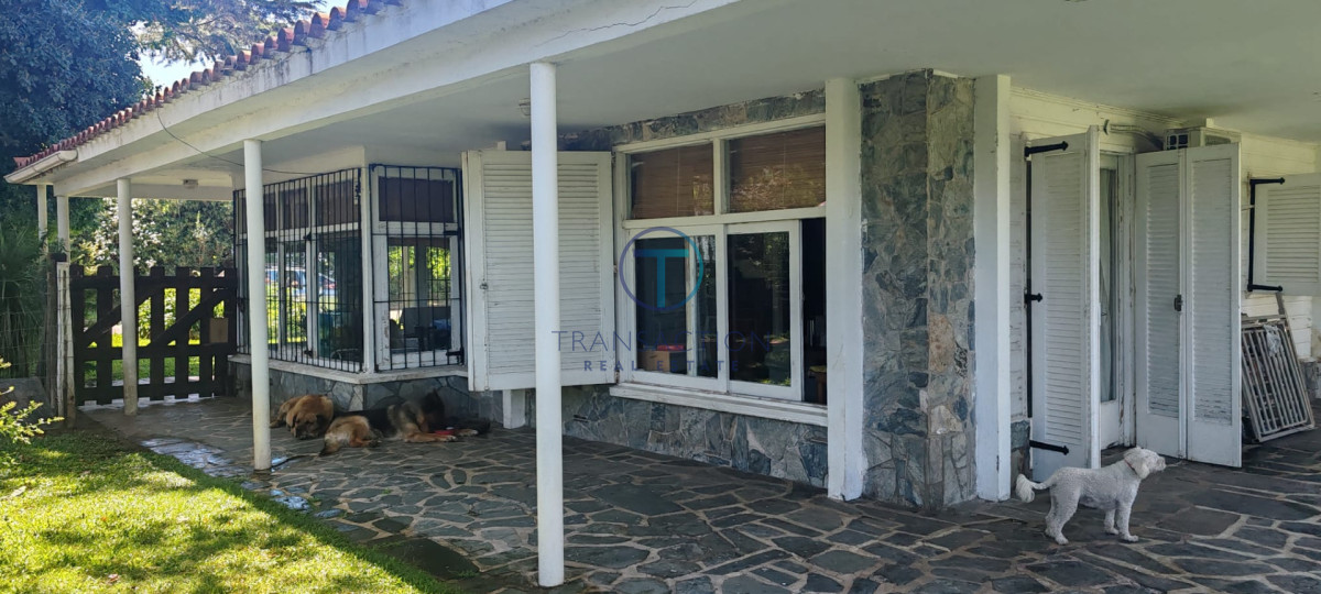 Casa ID.1603/Venta--Casa-de-3-dormitorios--Playa-Mansa - CASA EN VENTA, PARADA 12 DE LA MANSA 