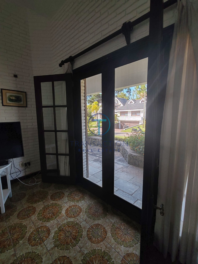 Casa ID.1389/Chacra-de-3-Hectáreas-a-La-Venta-en-La-Barra,-Punta-del-Este- - Gran casa a la venta ,Punta del Este, parada de la playa mansa