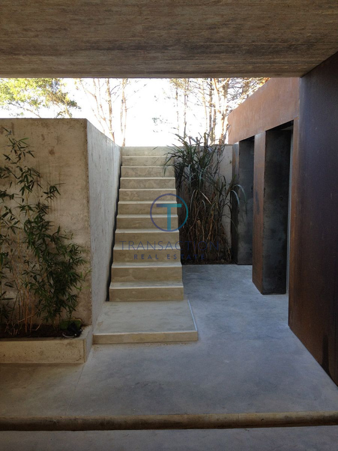 Casa ID.37 - Casa minimalista de 4 dormitorios sobre el mar en Arenas de J.Ignacio , Punta del este