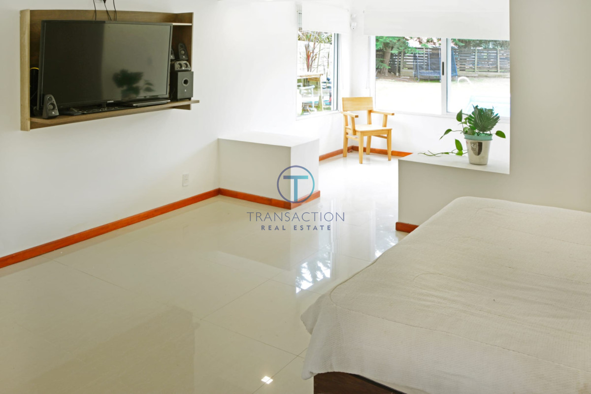 Casa ID.1692/Casa-a-la-Venta-en-Balneario-Buenos-Aires - Casa en venta en Marly - 3 dormitorios