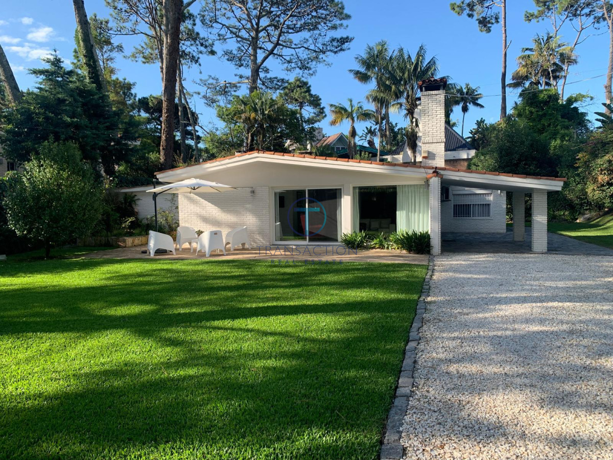 Casa ID.1129/  - VENTA - CASA EN LA MANSA 
