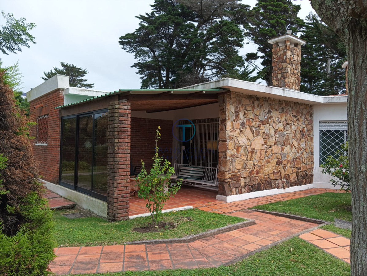 Casa ID.1485/Alquiler-temporario,-casa-4-dormitorios - Casa en Punta del Este, 