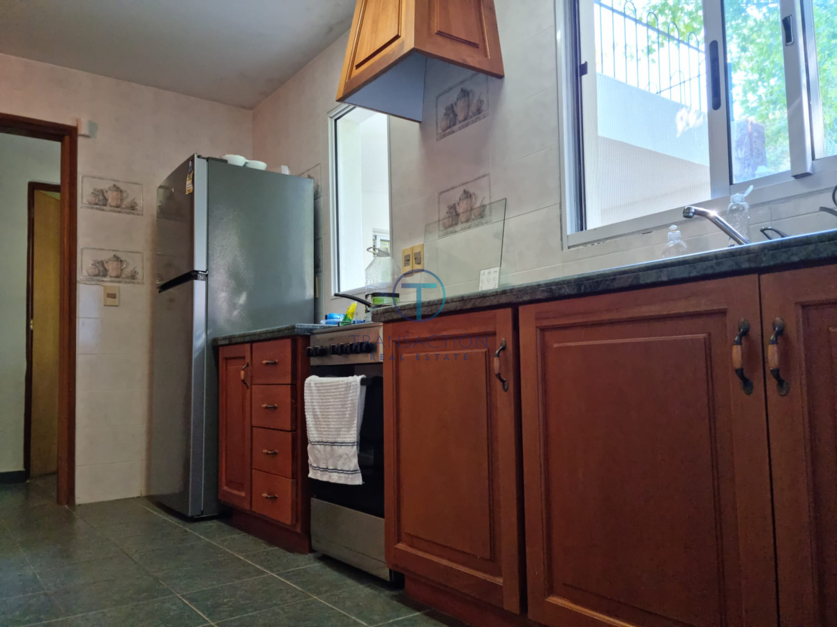 Casa ID.1463/Venta-de-casa-de-4-dormitorios-más-dependencia-y-hermosa-piscina-con-gran-parque-en-Playa-Mansa,-Punta-del-Este - Casa en Punta Ballena, Solanas