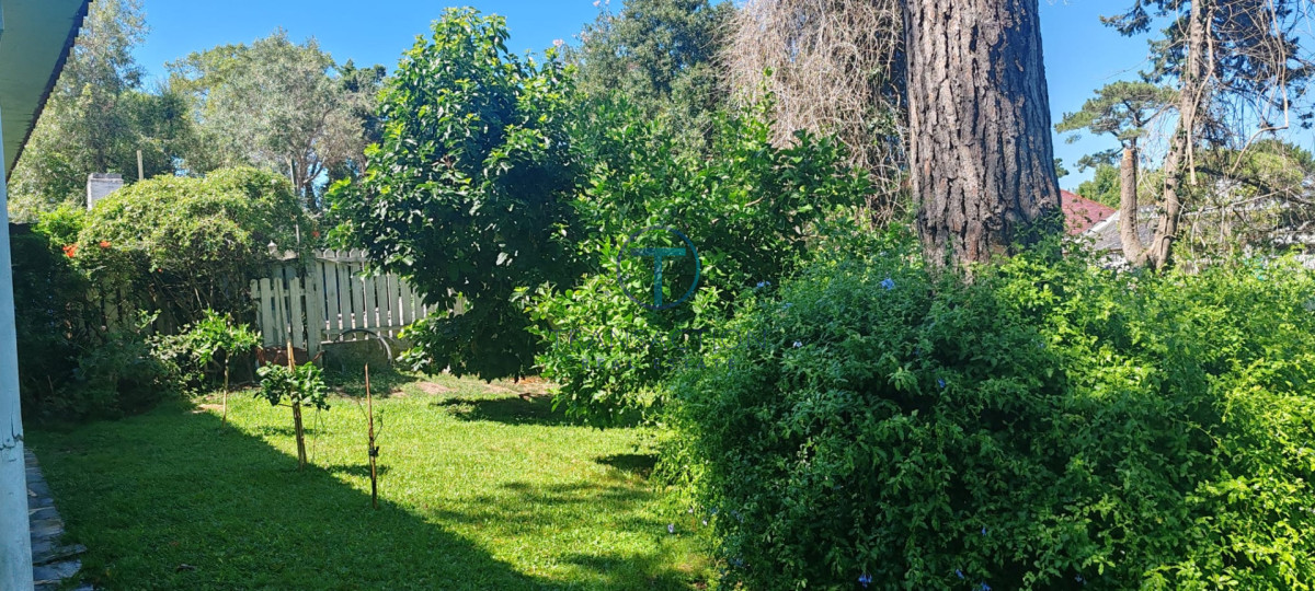 Casa ID.1603/Venta--Casa-de-3-dormitorios--Playa-Mansa - CASA EN VENTA, PARADA 12 DE LA MANSA 