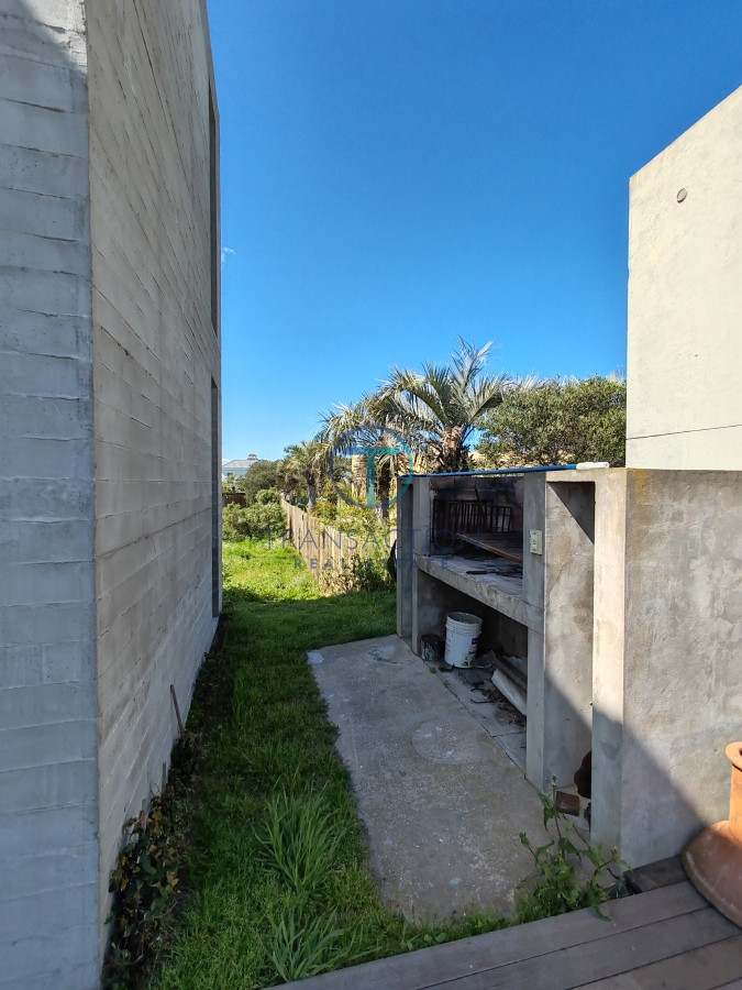 Casa ID.376/CASA-EN-VENTA-Y-ALQUILER- - Casa en Manantiales, Punta Piedras