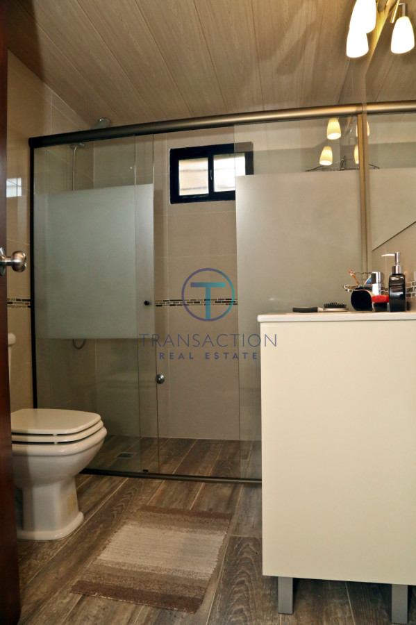 Casa ID.347/ - Venta -Casa en Pinares, Punta del este