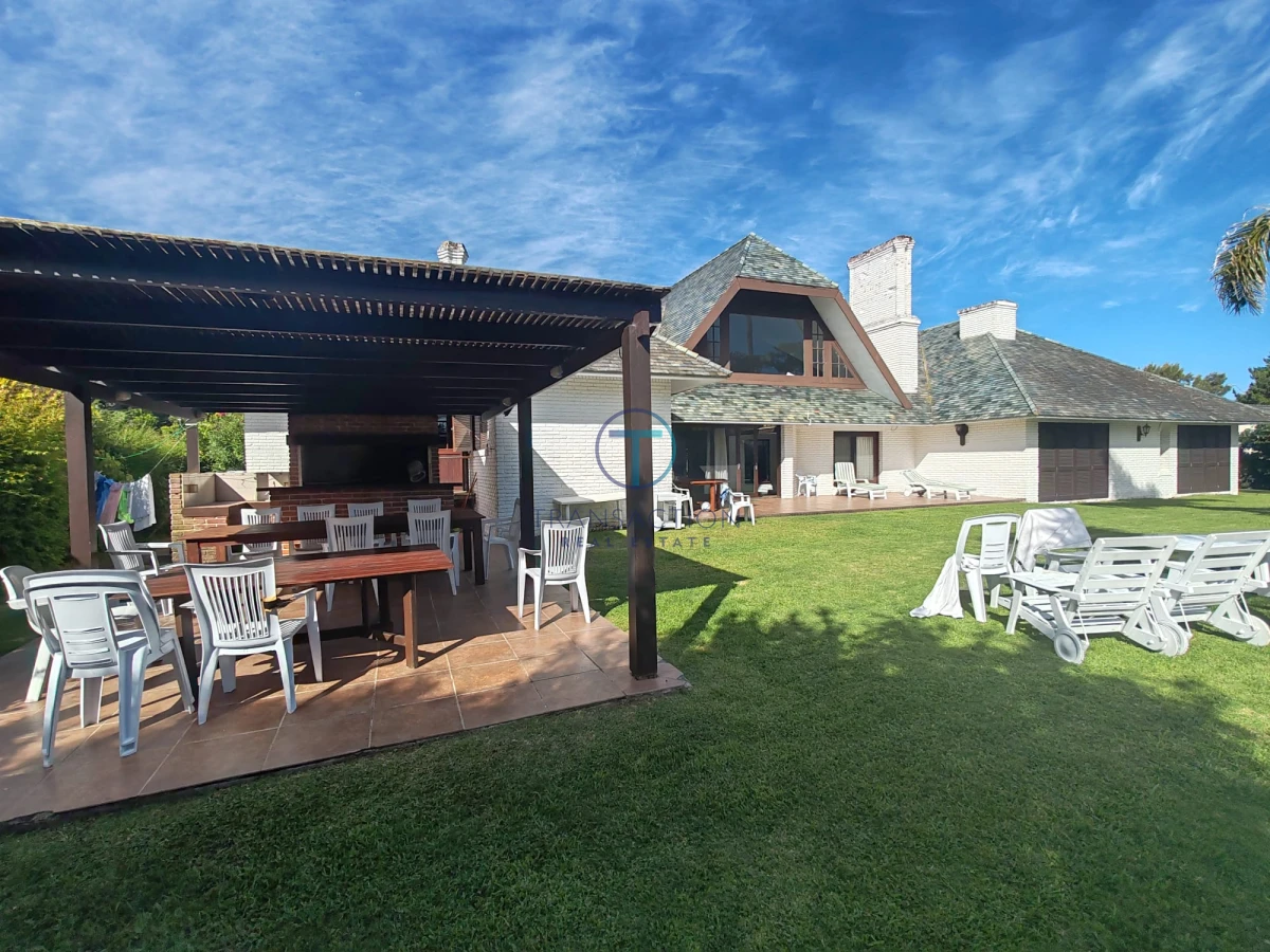 Casa ID.1389/  - Gran casa a la venta ,Punta del Este, parada de la playa mansa