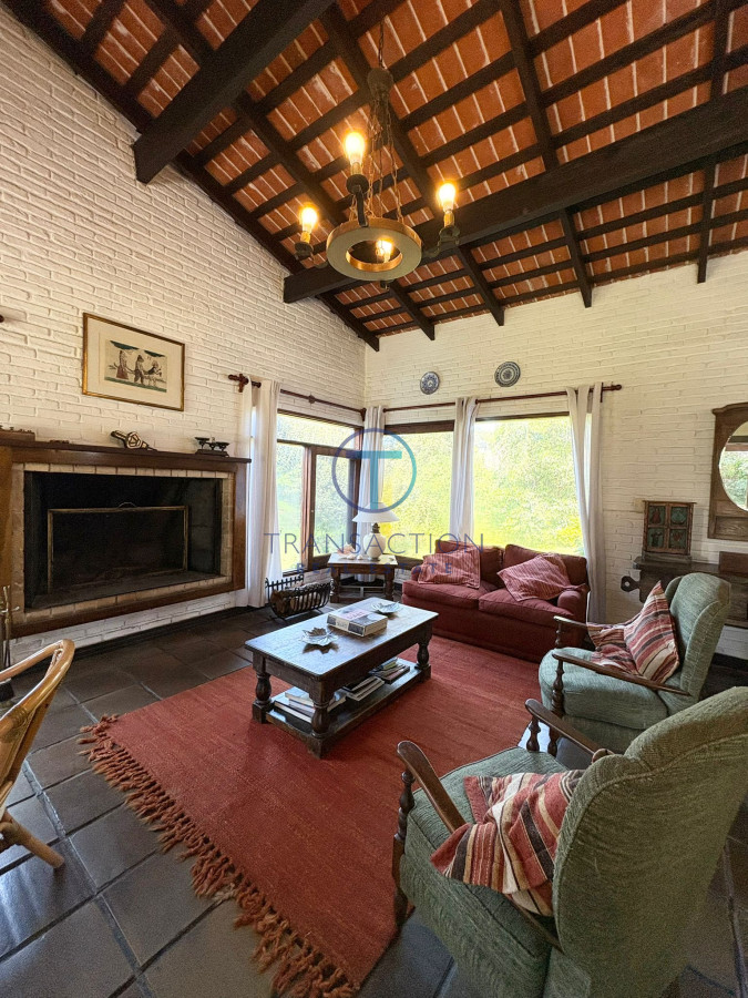 Casa ID.1556 - Vendo Casa en zona colegios