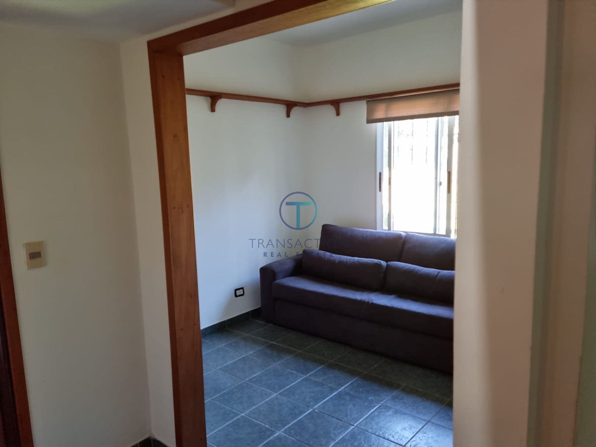 Casa ID.1463/Venta-de-casa-de-4-dormitorios-más-dependencia-y-hermosa-piscina-con-gran-parque-en-Playa-Mansa,-Punta-del-Este - Casa en Punta Ballena, Solanas