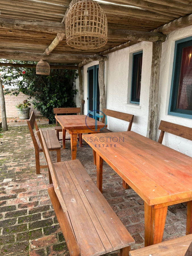 Casa ID.1070/Espectacula-Casa-en-Montoya - Casa en Venta con Piscina - Ubicada en La Barra, Punta del Este